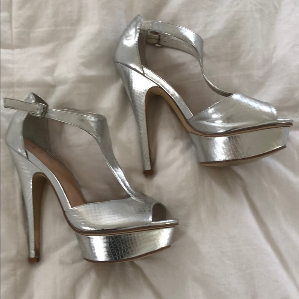 Victoria Secret Silver Snake Heels